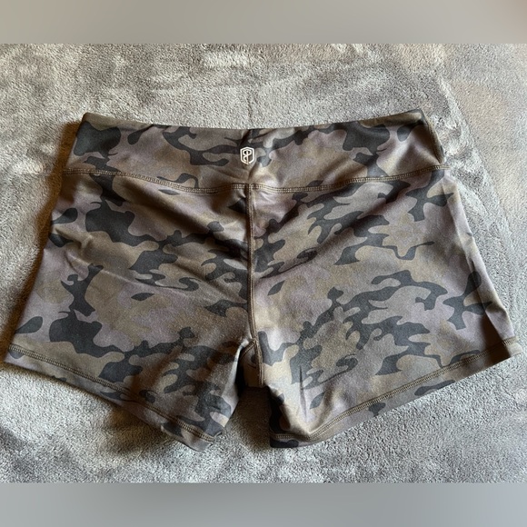 Born Primitive Double Take booty short - Picture 3 of 4